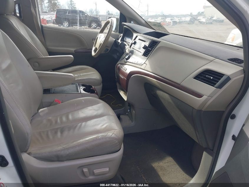 2014 Toyota Sienna Xle V6 8 Passenger