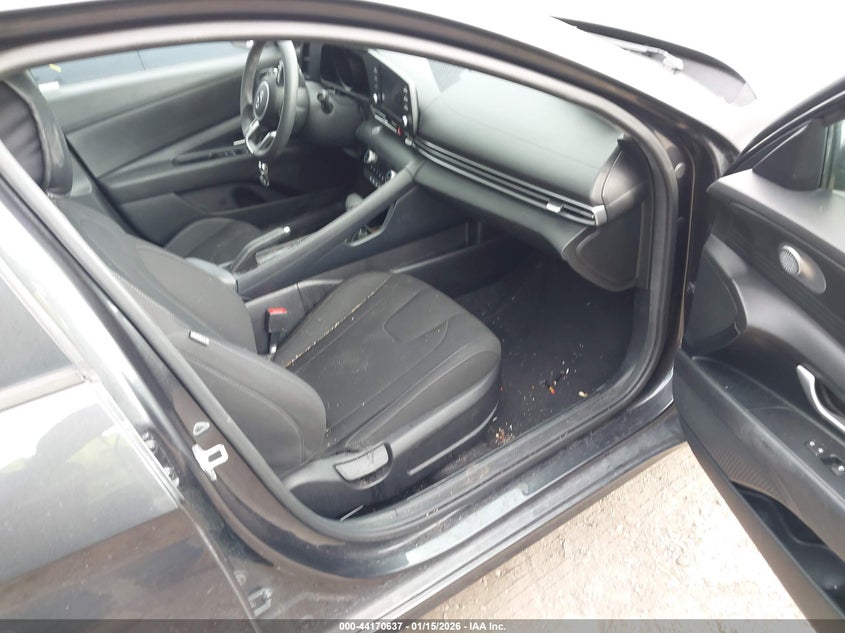 2022 Hyundai Elantra Sel