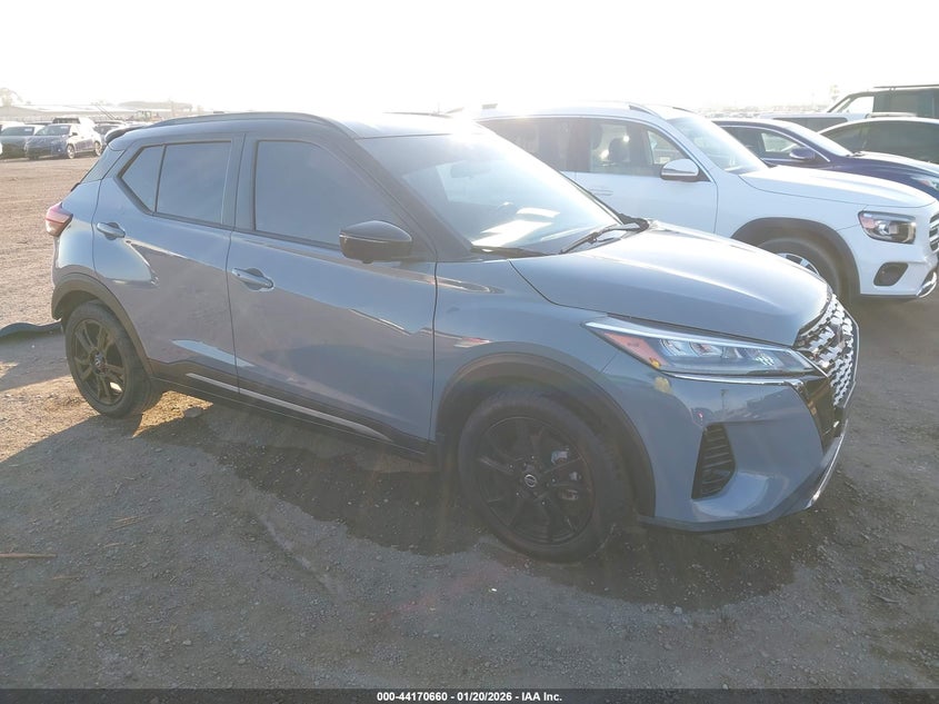 2023 NISSAN KICKS SR XTRONIC CVT