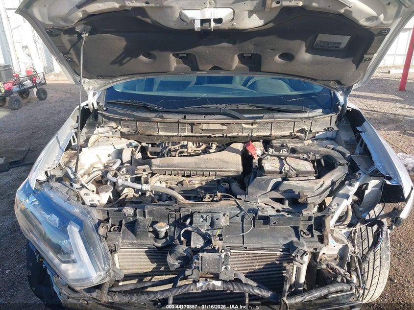 VIN KNMAT2MV3JP574775 2018 NISSAN ROGUE SV