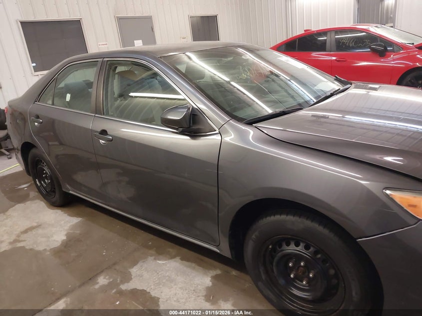 2014 Toyota Camry Le VIN: 4T4BF1FK2ER400343 Lot: 44171022