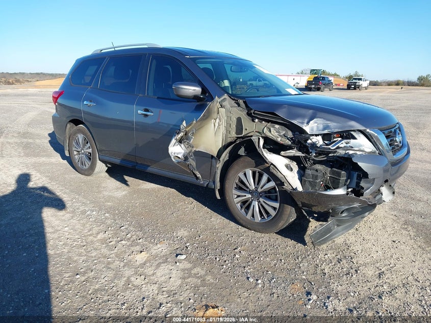 2018 Nissan Pathfinder Sv