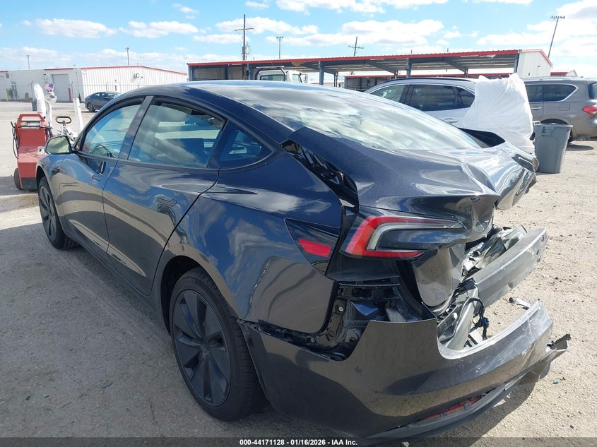 2025 Tesla Model 3 Long Range Rear-Wheel Drive/Standard Rear-Wheel Drive