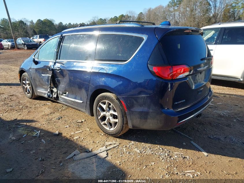 2017 Chrysler Pacifica Touring-L Plus