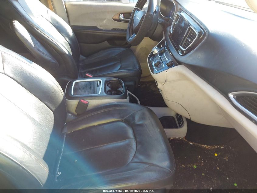 2017 Chrysler Pacifica Touring-L Plus