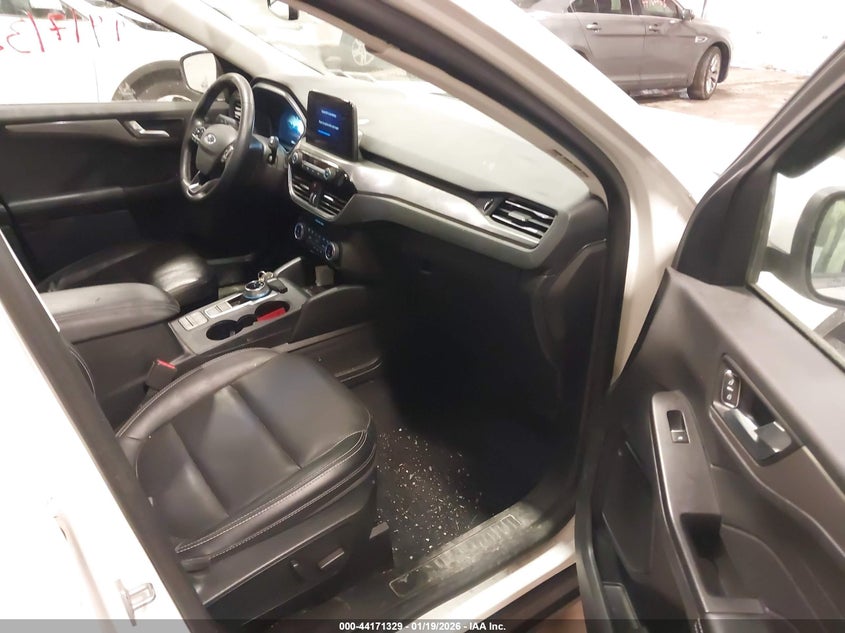 2022 Ford Escape Titanium