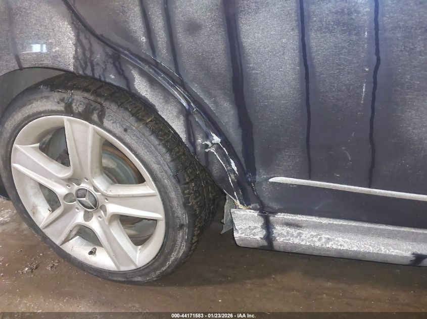 2011 Mercedes-Benz C 300 Luxury 4Matic/Sport 4Matic VIN: WDDGF8BB8BR163199 Lot: 44171583