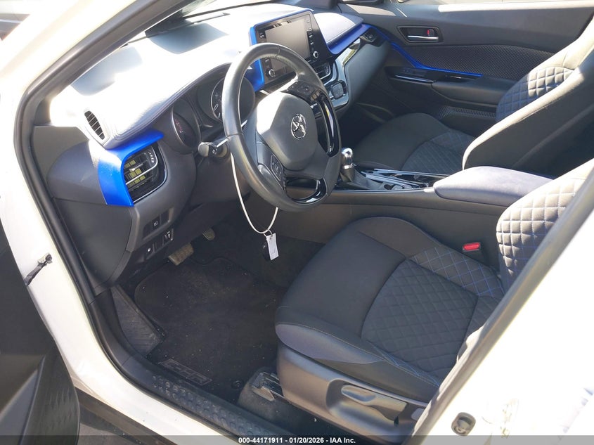 VIN JTNKHMBX2M1125967 2021 TOYOTA C-HR XLE
