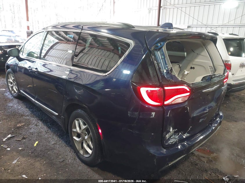 2017 Chrysler Pacifica Touring-L