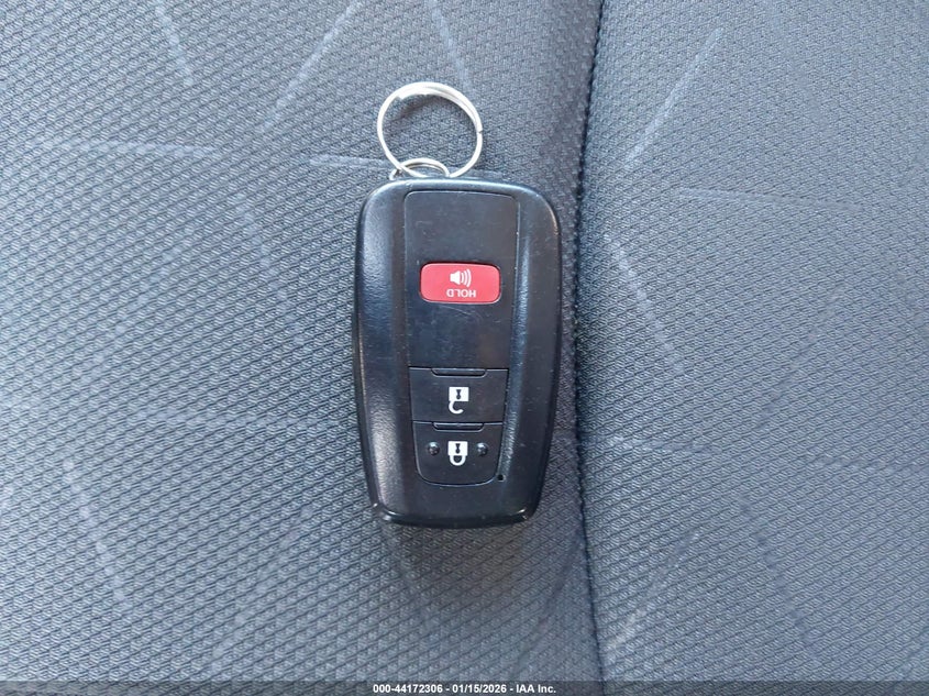 VIN 4T3RWRFV7MU021197 2021 TOYOTA RAV4 HYBRID XLE