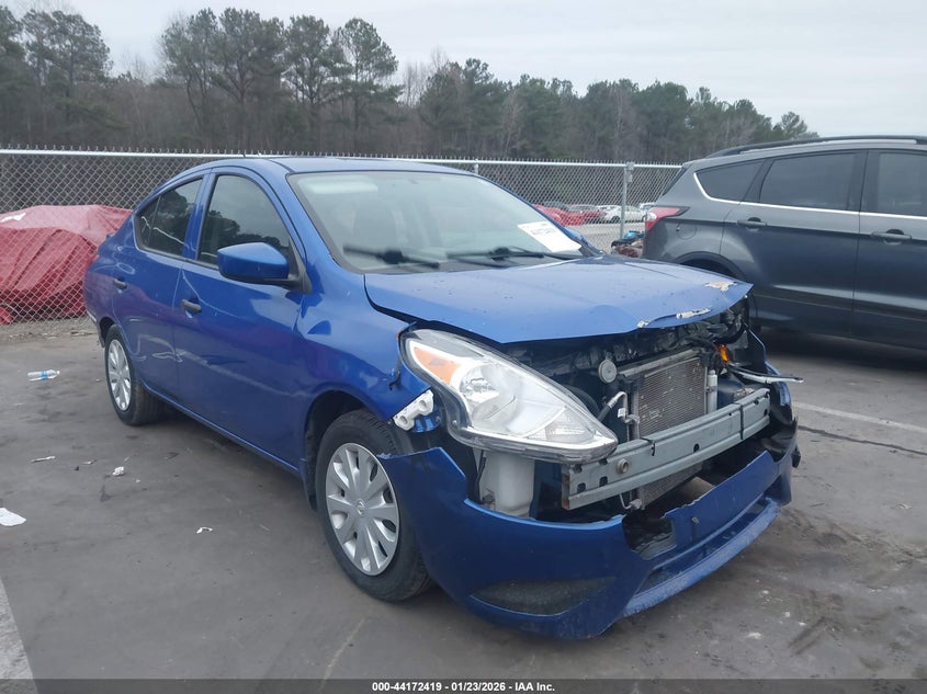 2016 Nissan Versa 1.6 S+