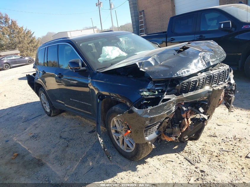 2023 Jeep Grand Cherokee Laredo 4X4