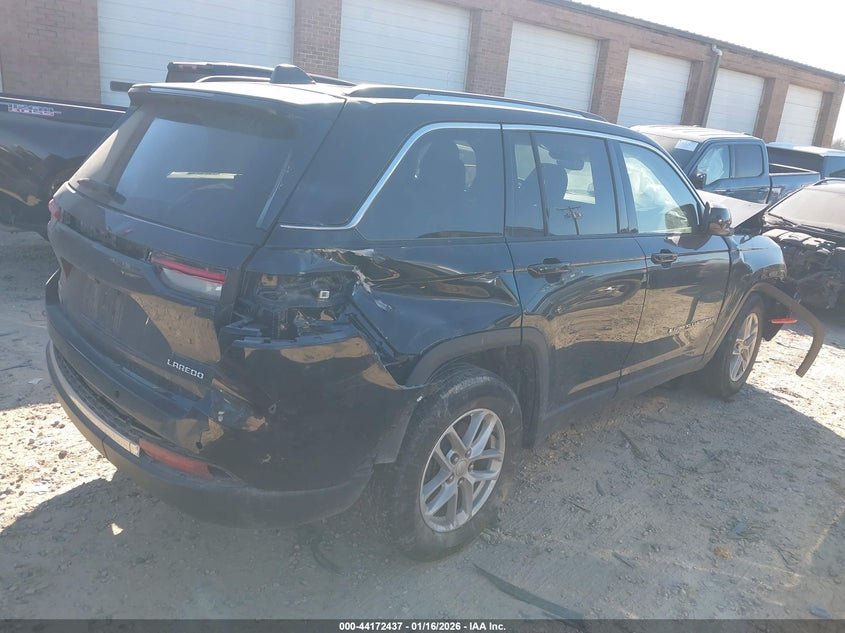 2023 Jeep Grand Cherokee Laredo 4X4