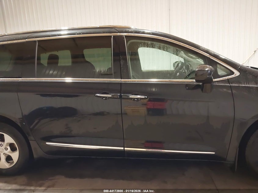 VIN 2C4RC1EG9HR559588 2017 CHRYSLER PACIFICA TOURING-L PLUS