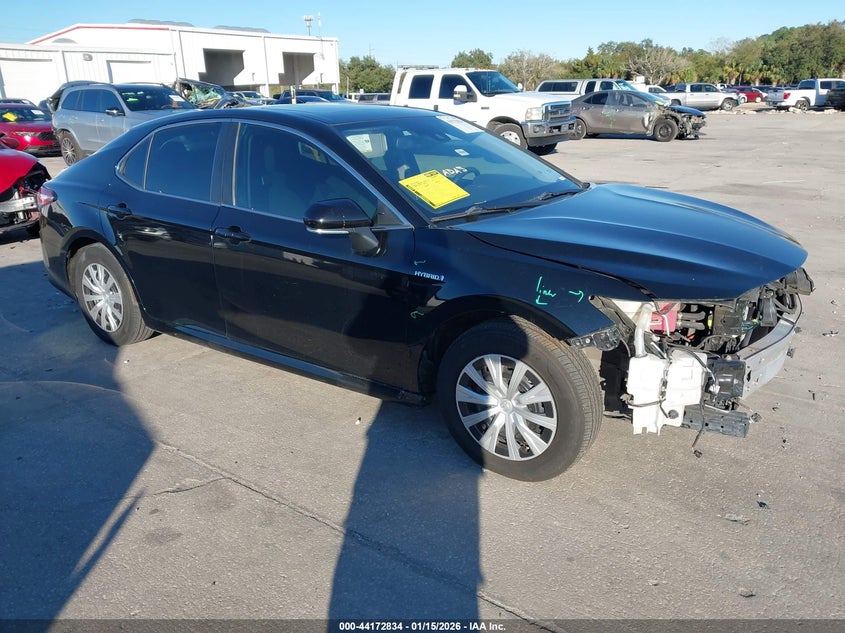 2019 Toyota Camry Hybrid Le