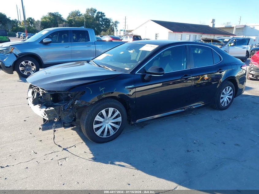 2019 Toyota Camry Hybrid Le