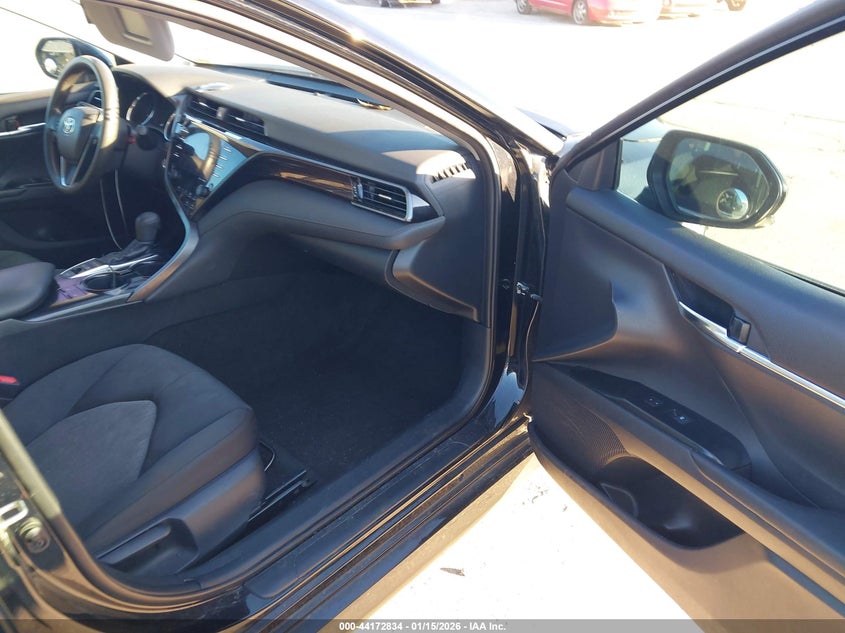 2019 Toyota Camry Hybrid Le