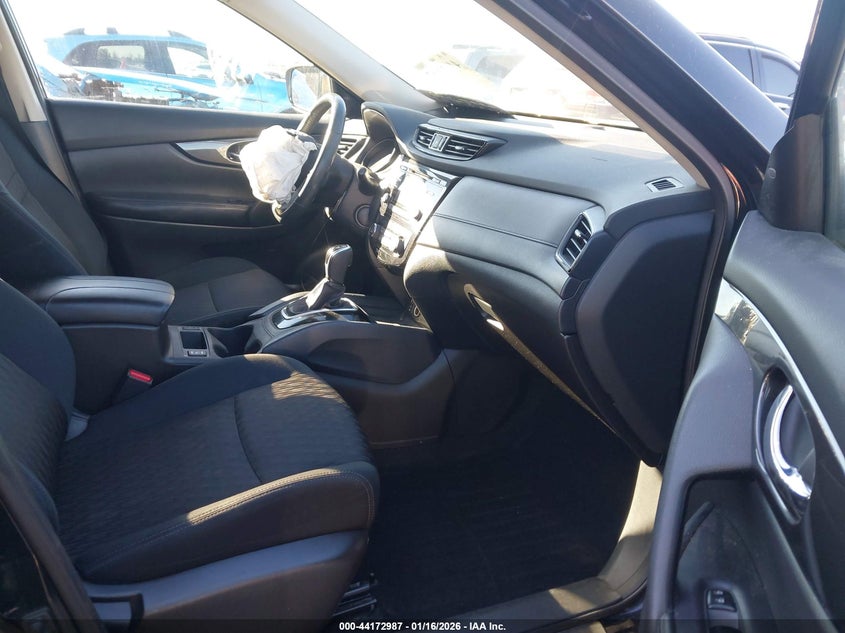 2017 Nissan Rogue Sv