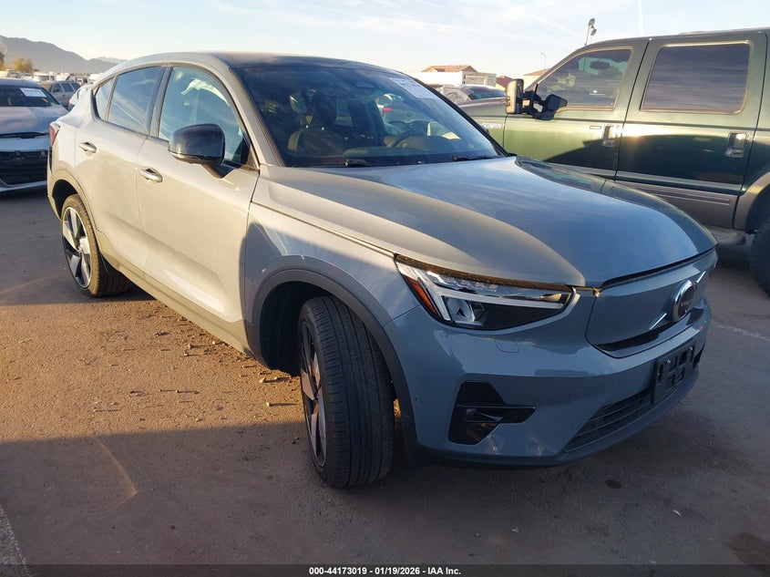 2023 VOLVO C40 RECHARGE PURE ELECTRIC TWIN PLUS