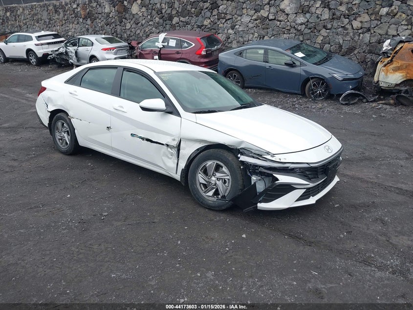 2025 Hyundai Elantra Se