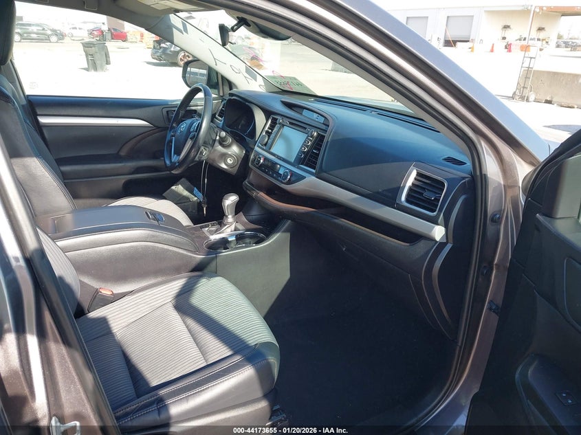 2019 Toyota Highlander Le Plus