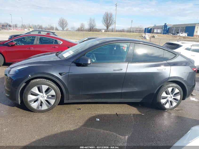 TESL MODEL Y RWD 2024 VIN 7SAYGDED7RF087317