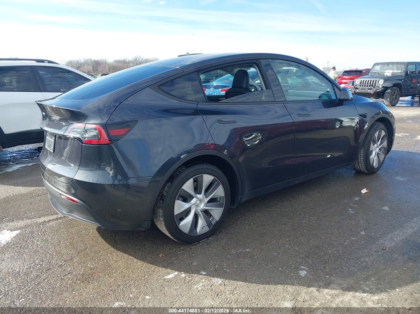 TESL MODEL Y RWD 2024 VIN 7SAYGDED7RF087317