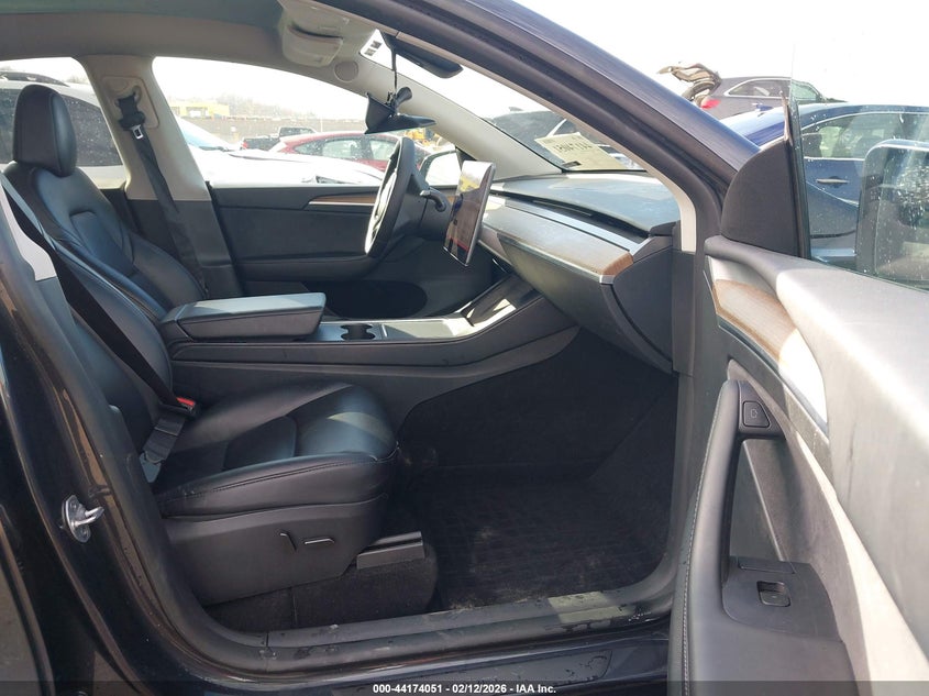TESL MODEL Y RWD 2024 VIN 7SAYGDED7RF087317