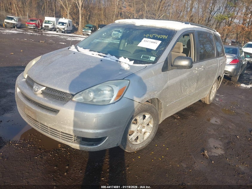 2004 Toyota Sienna Le