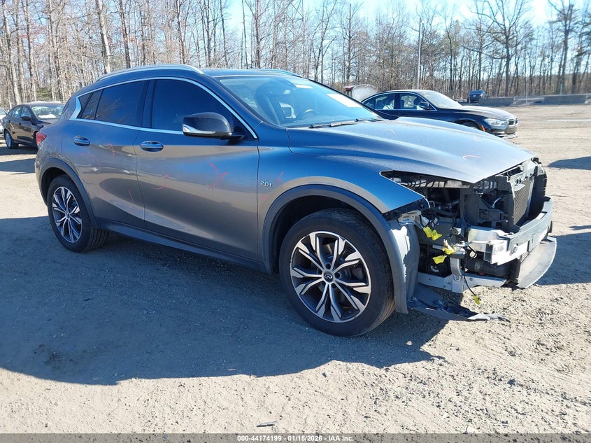 SJKCH5CR4HA018257 2017 Infiniti Qx30 Premium auction photo 1