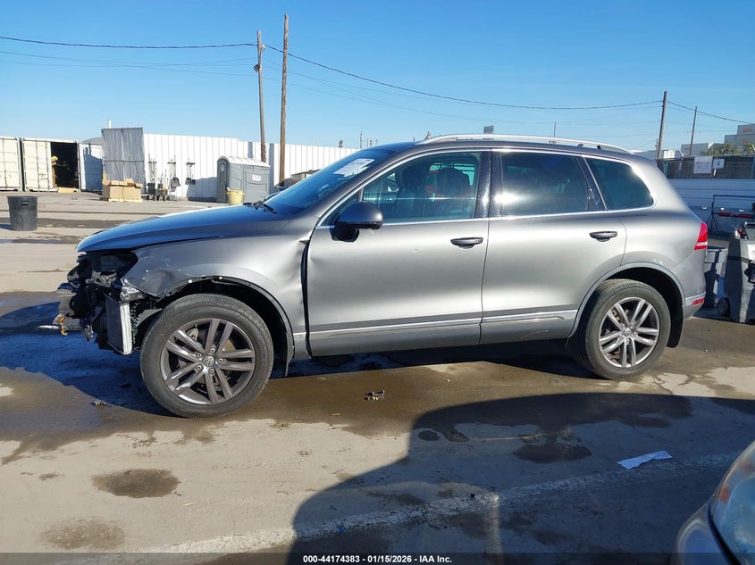 2016 Volkswagen Touareg - view 15
