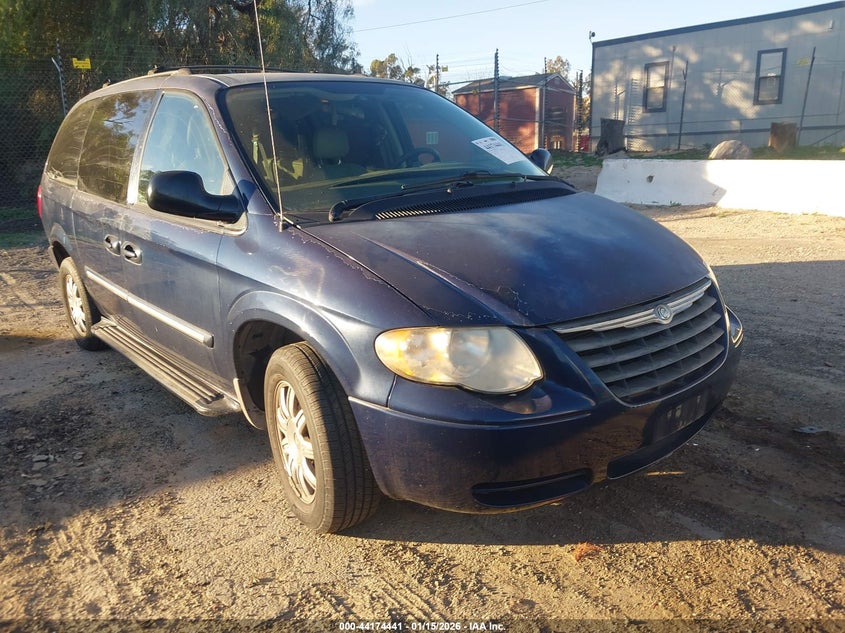 2006 Chrysler Town & Country Touring