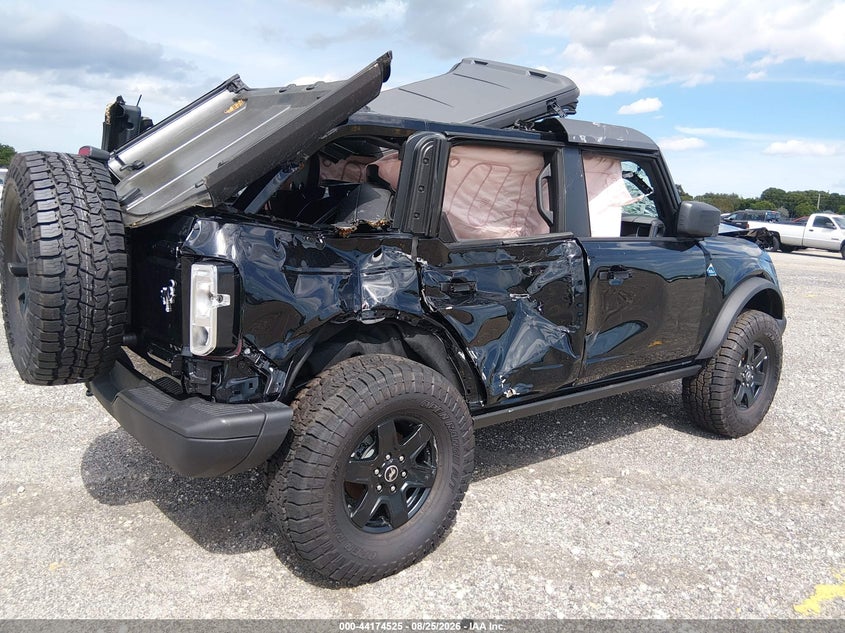 2024 FORD BRONCO auction photo 4