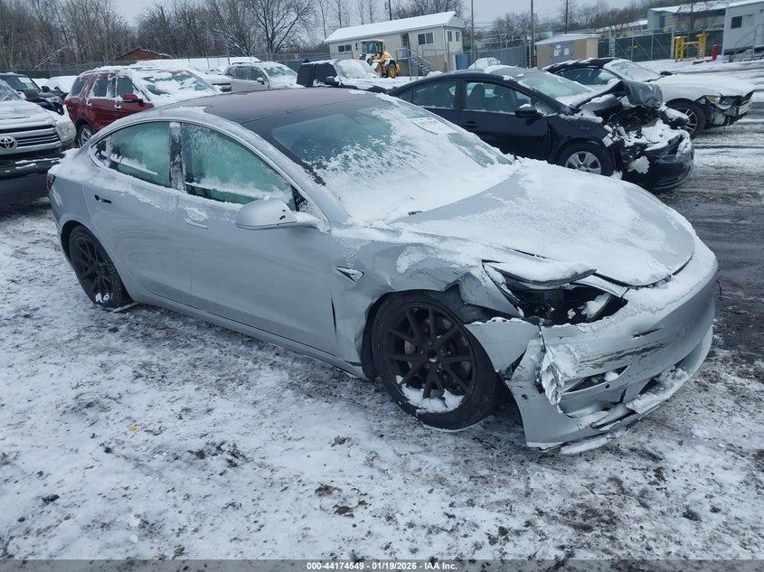 2018 Tesla Model 3 Long Range/Mid Range