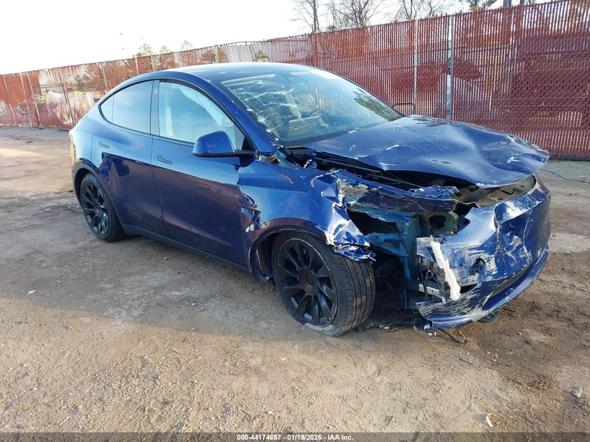 2022 Tesla Model Y Long Range Dual Motor All-Wheel Drive