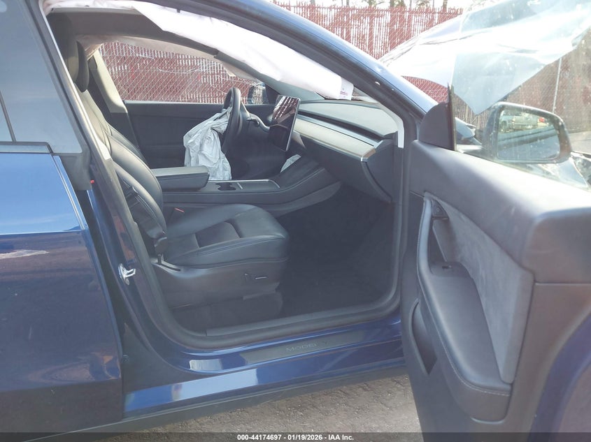 2022 Tesla Model Y Long Range Dual Motor All-Wheel Drive