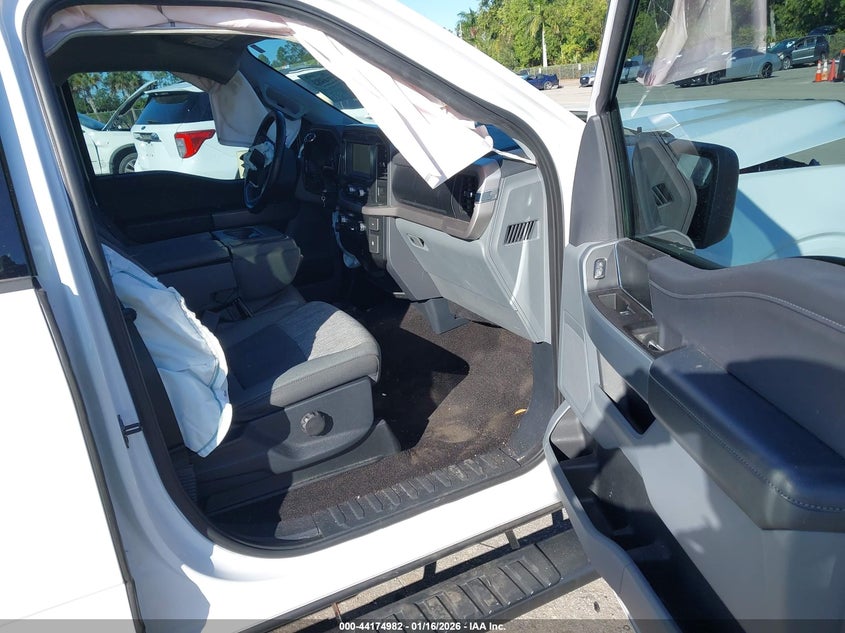 VIN 1FTEW1CP2NKE04674 2022 FORD F-150 XLT