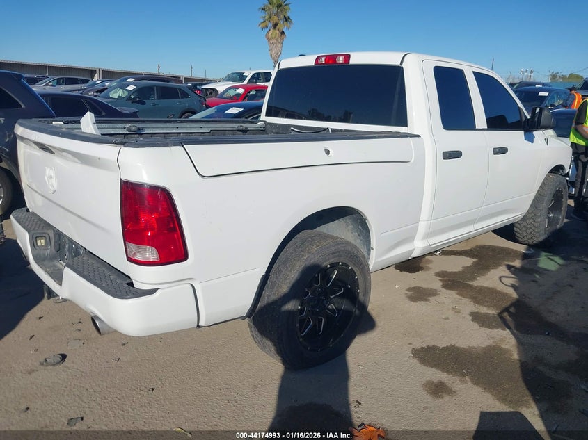 Vin: 1c6rr7ft9hs837652, lot: 44670952, ram 1500 express  4x4 6'4 box 20174