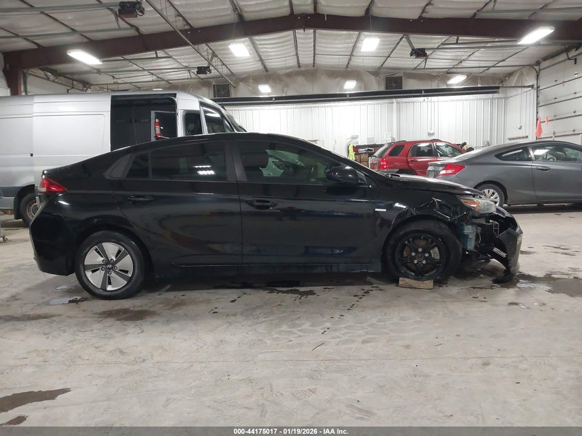 2017 Hyundai Ioniq Hybrid Blue VIN: KMHC65LC3HU025022 Lot: 44175017