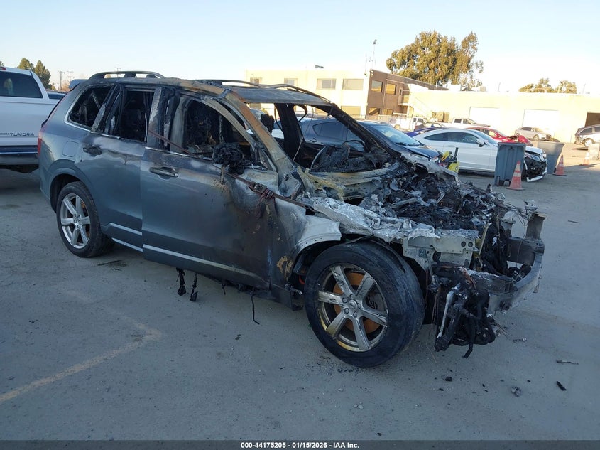 2019 Volvo Xc90 Hybrid T8 Momentum