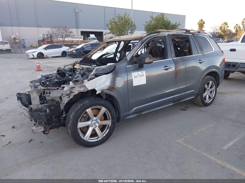 2019 Volvo Xc90 Hybrid T8 Momentum