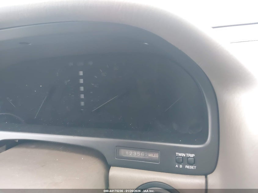 1990 Lexus Ls 400 VIN: JT8UF11E6L0002788 Lot: 44175236