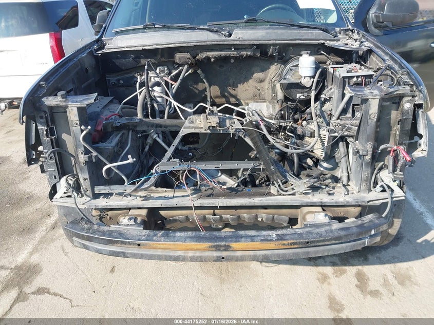 2010 Chevrolet Suburban 1500 Ltz VIN: 1GNUCKE03AR231539 Lot: 44175252