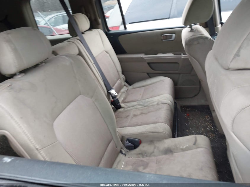 2011 HONDA PILOT auction photo 8