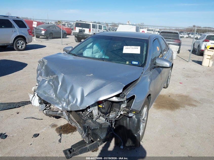 2016 Toyota Camry Le