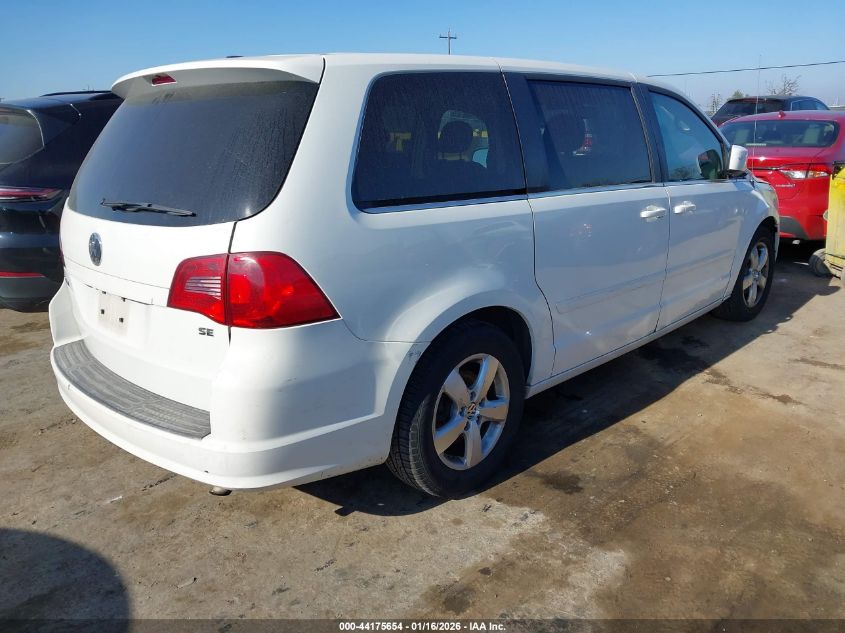 2010 Volkswagen Routan Se