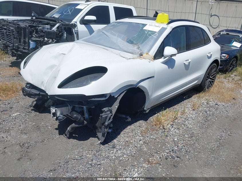 2025 Porsche Macan T