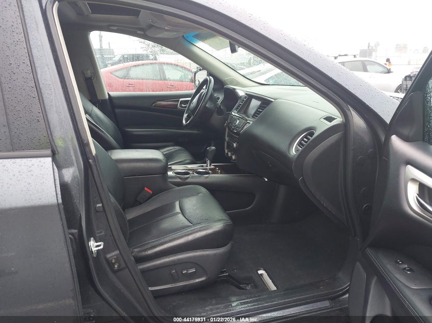 2013 Nissan Pathfinder Platinum