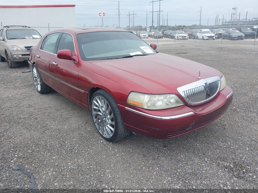 2006 Lincoln Town Car Signature Limited