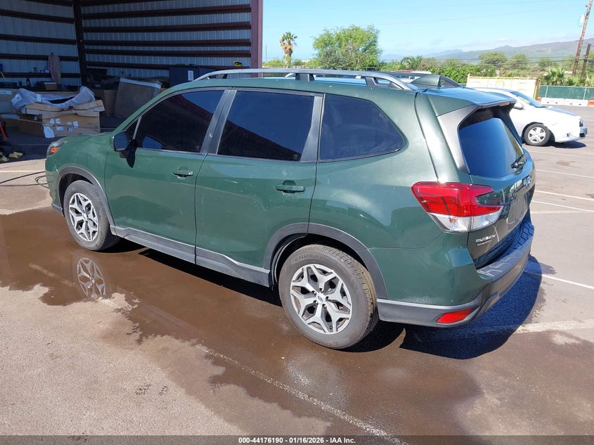 2022 Subaru Forester Premium